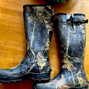 Itasca Hunting Rubber Boots. men's size 8 woman's size 9